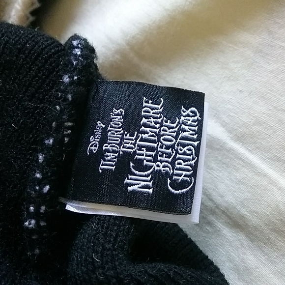 Two lined winter hats. - Picture 3 of 3